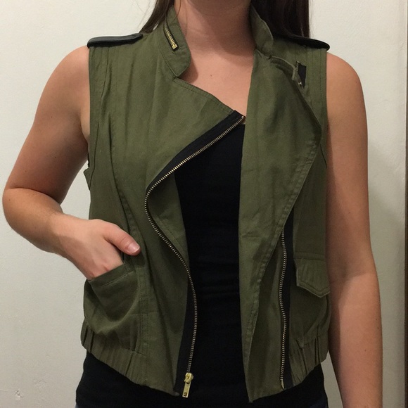 Vera Wang Jackets & Blazers - Vera Wang Vest
